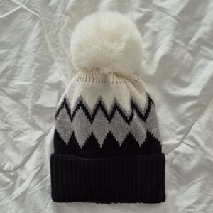 Black and White Pom Pom Beanie